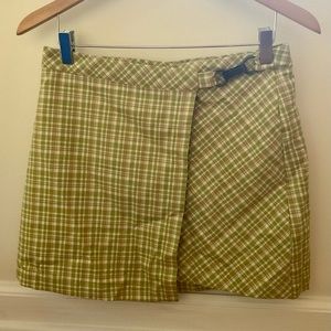 Urban Outfitters Mini Skirt Womens Size M Green Plaid Wrap Buckle Closure Mini